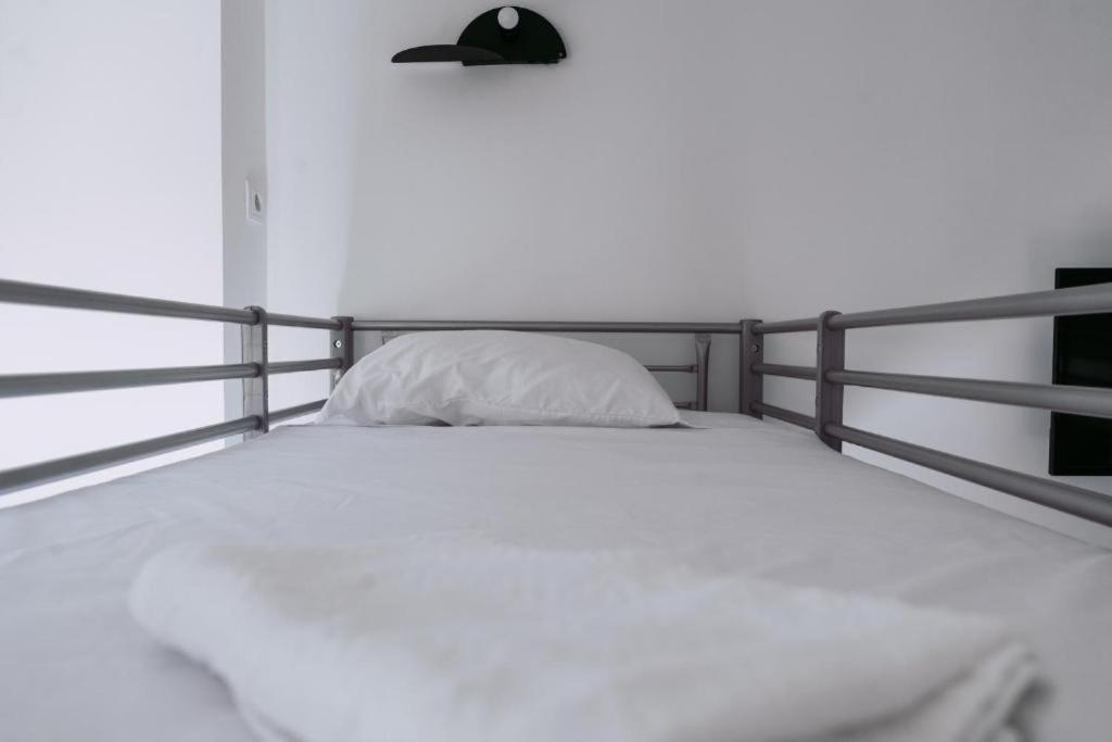 Middle Point Hostel Sardoal Εξωτερικό φωτογραφία